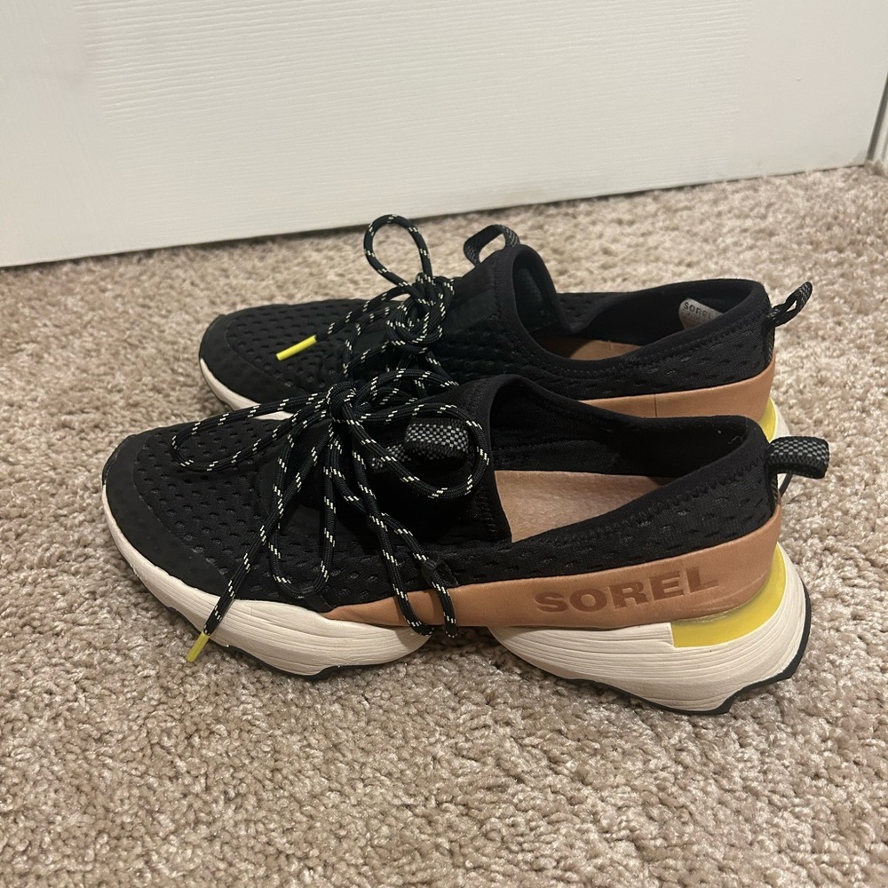 Sorel tennis shoes